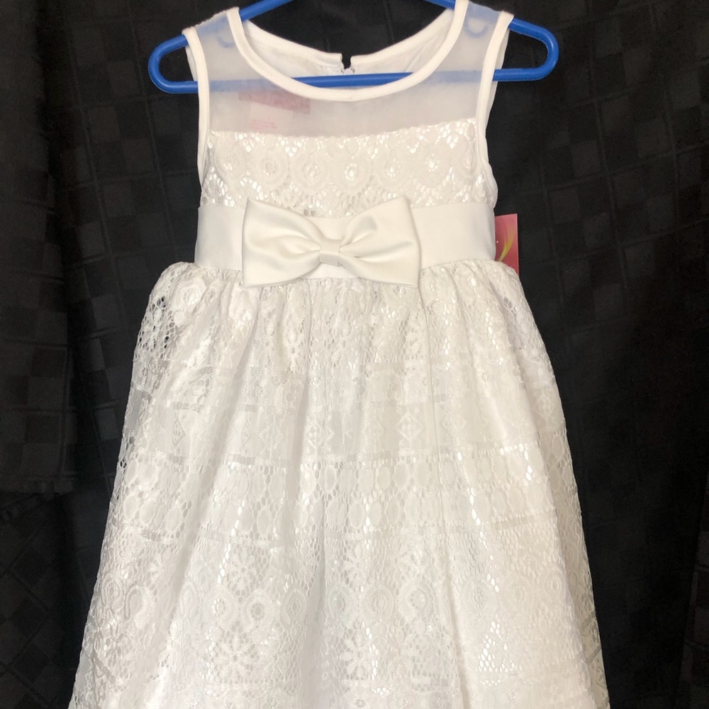 Girl’s white dress, size 4